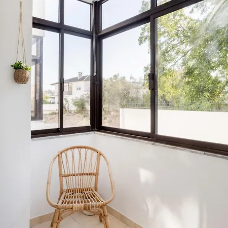Soft Living With Balcony كاسكايس