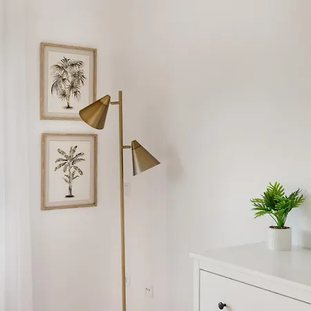 Soft Living With Balcony Apartmán