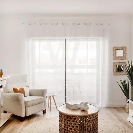 Soft Living With Balcony * Cascais