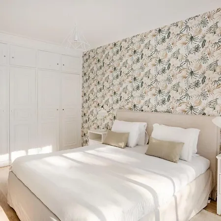 Soft Living With Balcony * Cascais