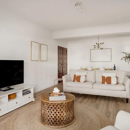 Soft Living With Balcony Cascais